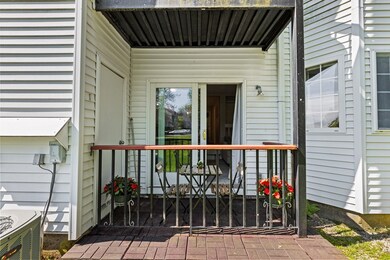 122 Tall Oaks Dr unit J, South Weymouth, MA 02190 - photo 6