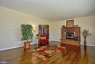 7817 Belgaro Rd, Laurel, MD 20723 - photo 2