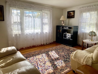 70 Stillman Rd, Wethersfield, CT 06109 - photo 4