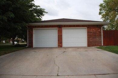 1410 S Jefferson St, Hugoton, KS 67951 - photo 4