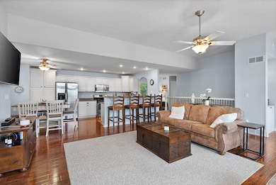 05-Living Room & Kitchen