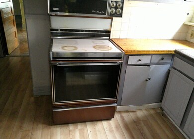 958 W William St, Decatur, IL 62522 - photo 6