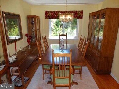 21 Bernard Dr, Morrisville, PA 19067 - photo 5