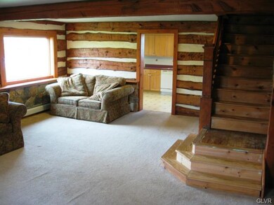 The windows give this room lots of natural light, 