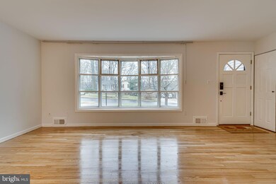 4223 San Juan Dr, Fairfax, VA 22030 - photo 6