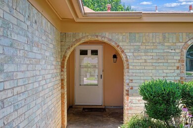 5512 Finian Ln, North Richland Hills, TX 76180 - photo 4