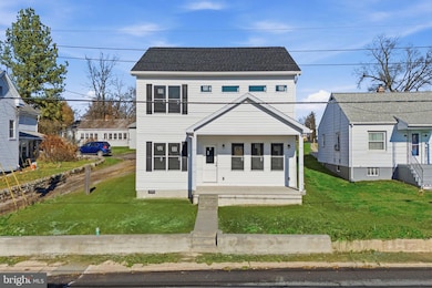 819 Moler Ave E, Martinsburg, WV 25401 - photo 2