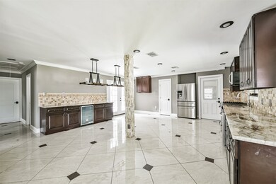 6833 Concho St, Houston, TX 77074 - photo 4