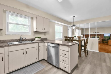 6-web-or-mls-6434-johnanne-st