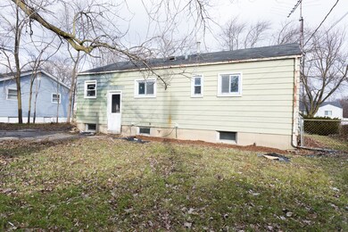 2817 Shoshone Rd, Waukegan, IL 60087 - photo 4