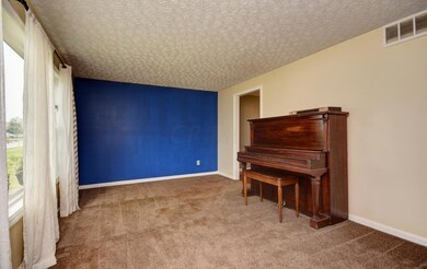Living Room (2)