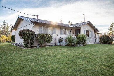 2000 Saratoga Way, Grants Pass, OR 97526 - photo 4