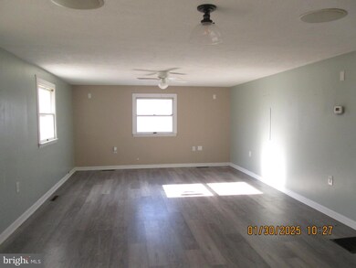 135 Mark St, Fort Ashby, WV 26719 - photo 7