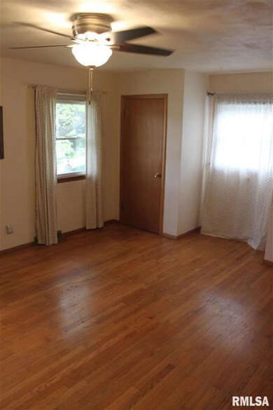 8 W 42nd Street Ct, Davenport, IA 52806 - photo 3