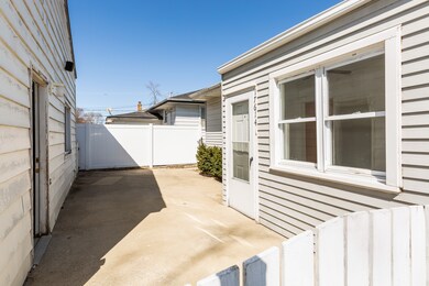 17614 Wentworth Ave, Lansing, IL 60438 - photo 2