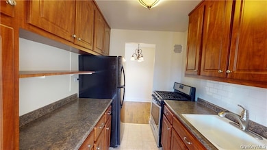 4200 Herkimer Place unit 4E, Bronx, NY 10470 - photo 5
