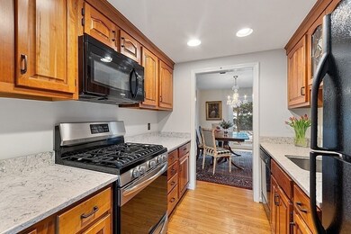 34 Pleasant St unit 3, Wellesley, MA 02482 - photo 7