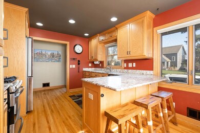 1400 Maryland Ave S MLS-13.jpg