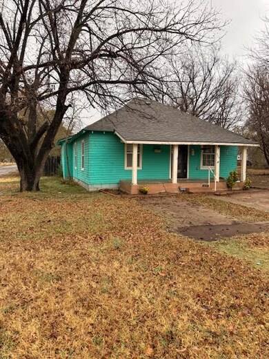 320 W 2nd St, Watonga, OK 73772 - photo 2