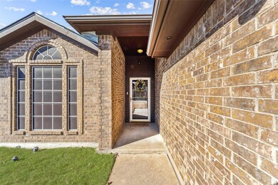 304 Odell St, Cleburne, TX 76033 - photo 2