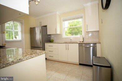 4100 Maple St, Fairfax, VA 22030 - photo 3