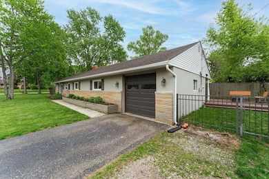 2-web-or-mls-Jeffrey Yates - 2101 Eastcl