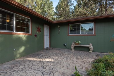 61484 Maid Marian Ct, Bend, OR 97702 - photo 2