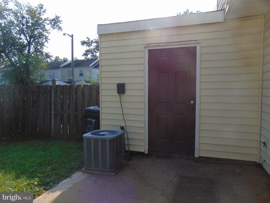 7910 Sharpsburg Ct, Manassas, VA 20109 - photo 2