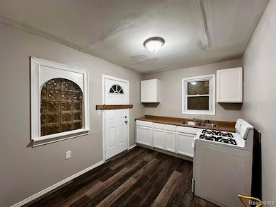 20014 Hull St, Highland Park, MI 48203 - photo 5