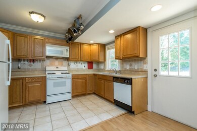 235 Cabbel Dr, Manassas Park, VA 20111 - photo 5
