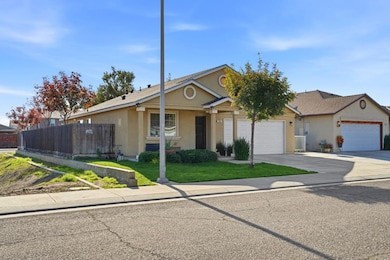 296 Dena Ct, Merced, CA 95341 - photo 3