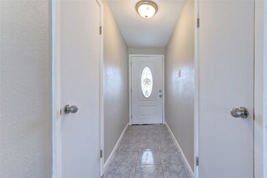 8411 Coastway Ln, Houston, TX 77075 - photo 7