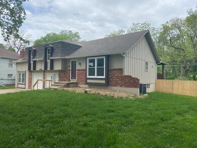 10908 W 71st Place, Shawnee, KS 66203 - photo 2