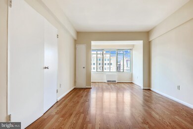 The Winthrop unit 703, Washington, DC 20036 - photo 3