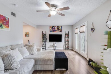 10-web-or-mls-200 Lodge Unit 210-9