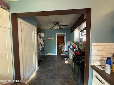 535 Waybridge Rd, Toledo, OH 43612 - photo 6