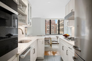 Beaumont Condominiums unit 10C, New York, NY 10023 - photo 4