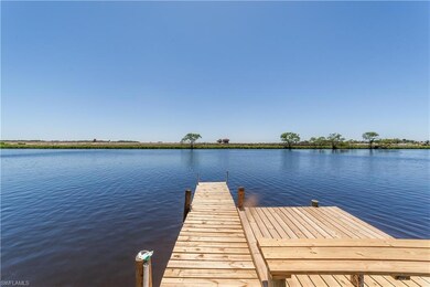 1014 E Anchor Ln, Moore Haven, FL 33471