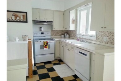 520 E 4th St N, Newton, IA 50208 - photo 6