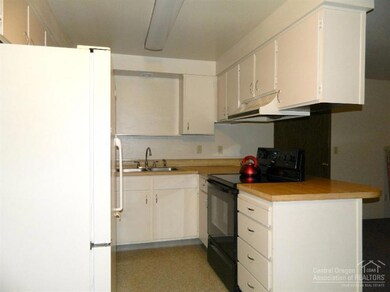 2405 SW 30th St, Redmond, OR 97756 - photo 4