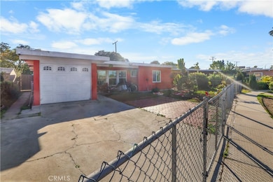 1718 W 166th St, Compton, CA 90220 - photo 2