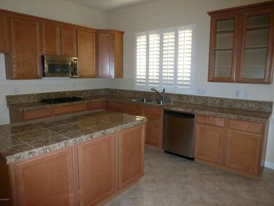 Gourmet Island Kitchen w Granite Counter