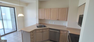 The Overlook unit 812, Silver Spring, MD 20906 - photo 4