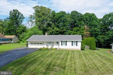 637 Sheerlund Rd, Reading, PA 19607 - photo 3