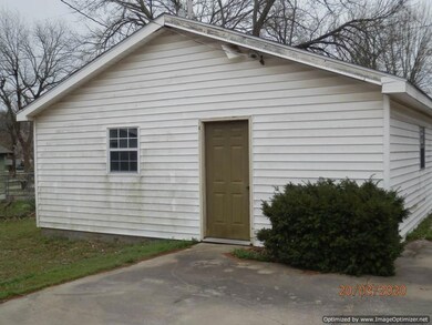 1210 Morgan Ave, Parsons, KS 67357 - photo 5