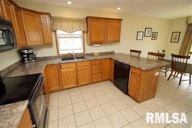 1609 W 66th St, Davenport, IA 52806 - photo 4