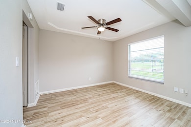003-photo-living-room-13968512