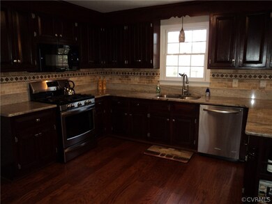 Stainless steel appliances, Gas cooking!