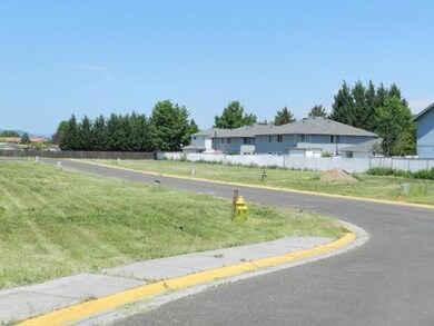 504 Gray Ct, Central Point, OR 97502 - photo 5