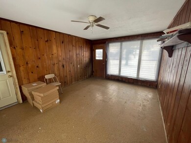 Sunroom (between garage & living)
